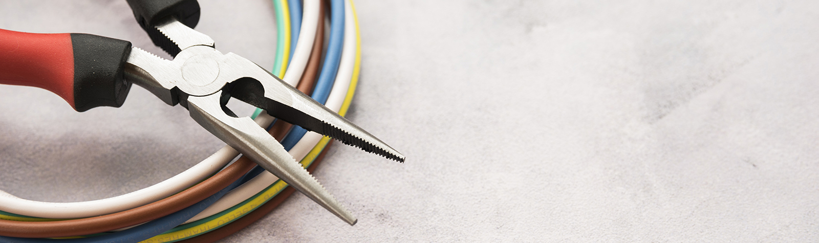 pliers and wire image